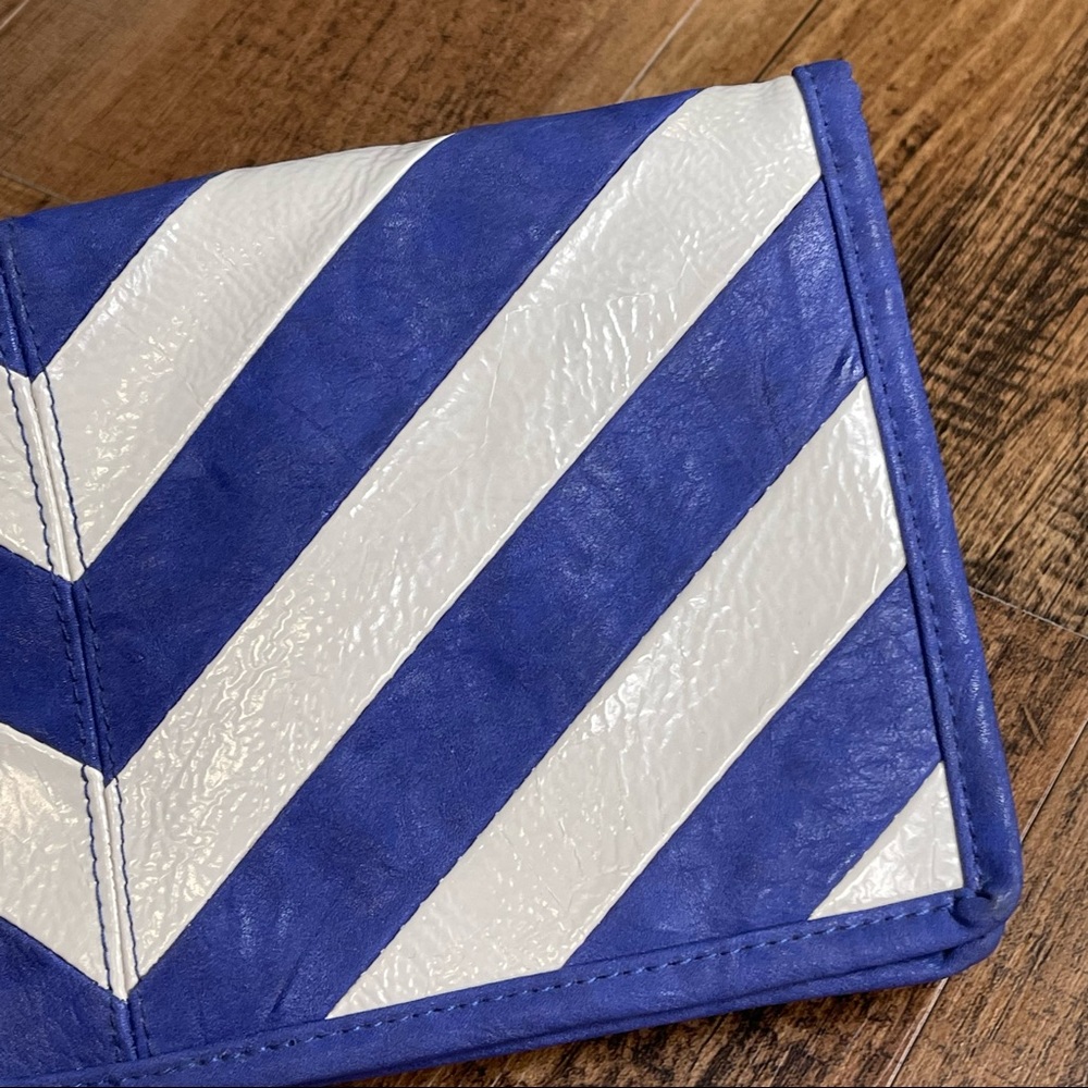 FOREVER 21 Cobalt Blue Chevron Statement Piece Clutch - Picture 2 of 7
